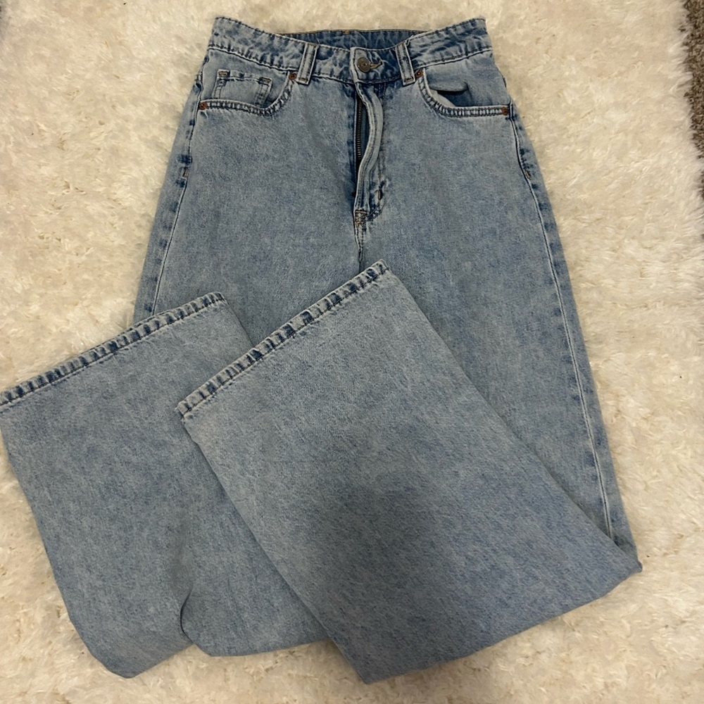 Light Wash Baggy Jeans